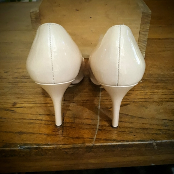 Kate Spade Karolina classic patent leather pumps - Picture 5 of 8